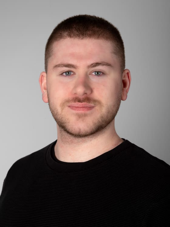 Alex Földvári, Full-Stack-Entwickler